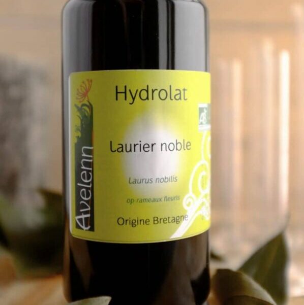 hydrolat-bio-laurier-scaled-e1590871916547-600×904