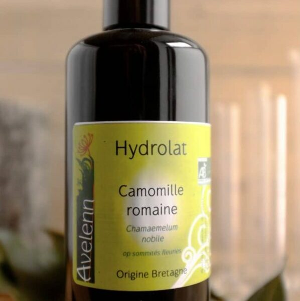 hydrolat-bio-camomille-scaled-e1590849962153-600×904